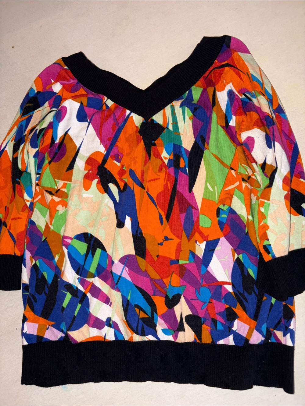 Womens OS Abstract Multicolor V-Neck Sweater with Black Trim